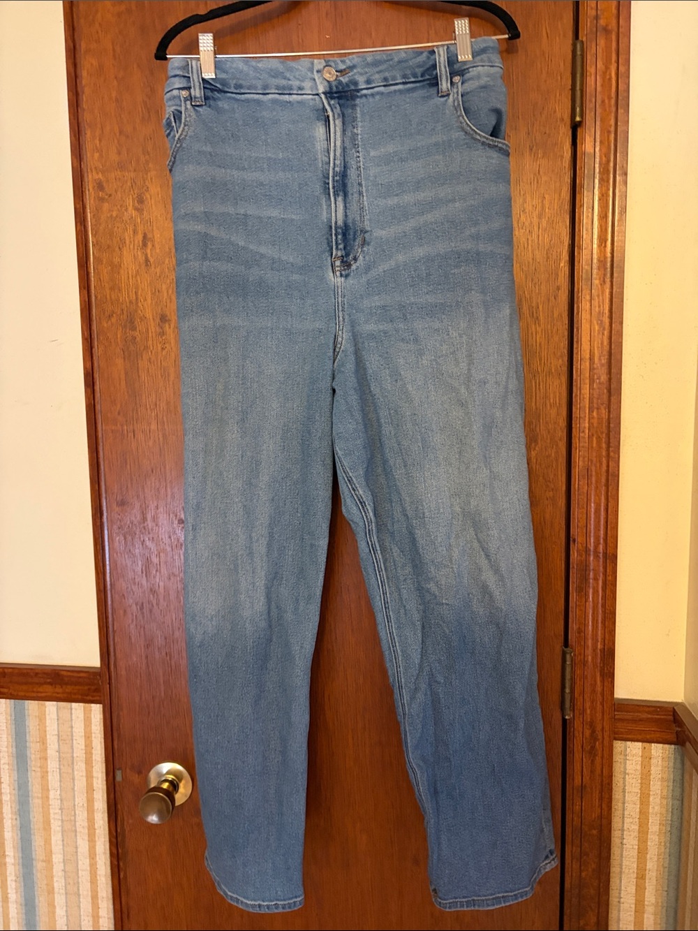 American Eagle Curvy Mom Jean